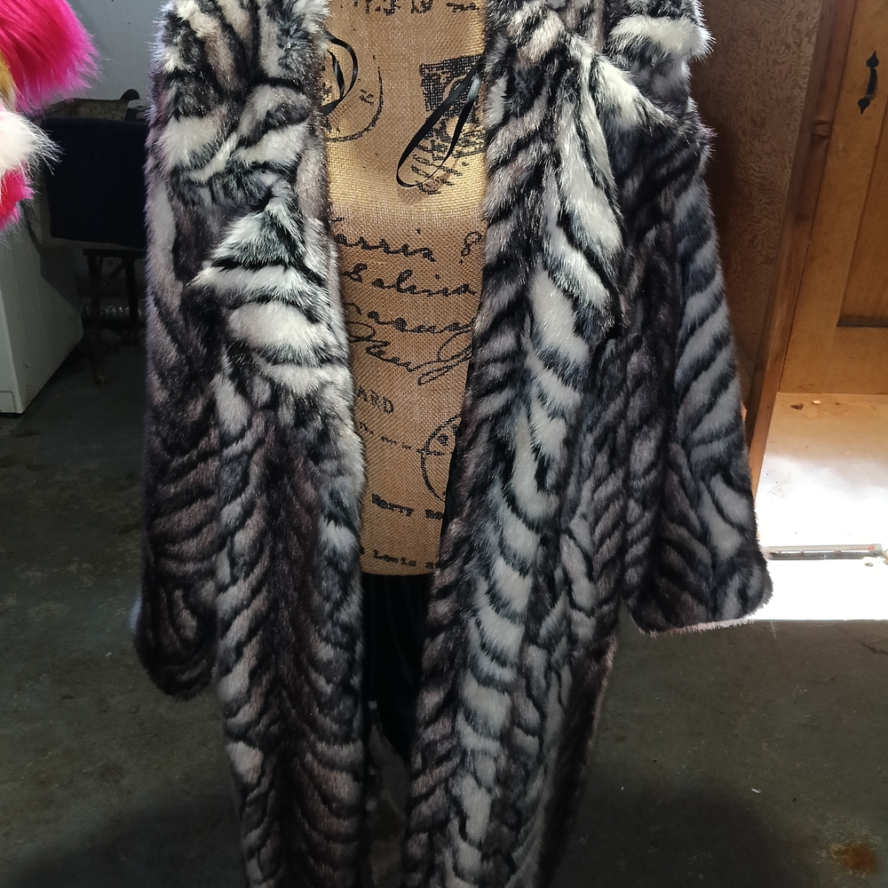Fashion Nova Black and White Faux Fur Jacket